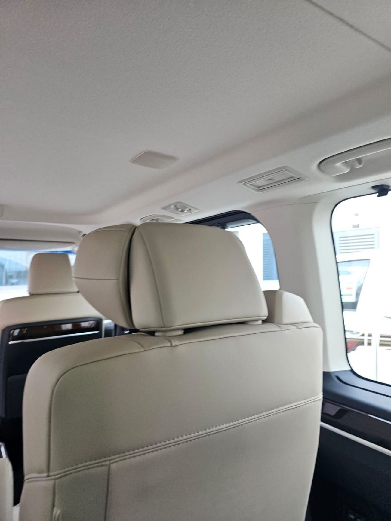 تويوتا جرافينا 2025 Toyota Granvia Premium (Full-Option with Radar) 6-Seater 3.5L V6 Petrol A/T RWD Export Only