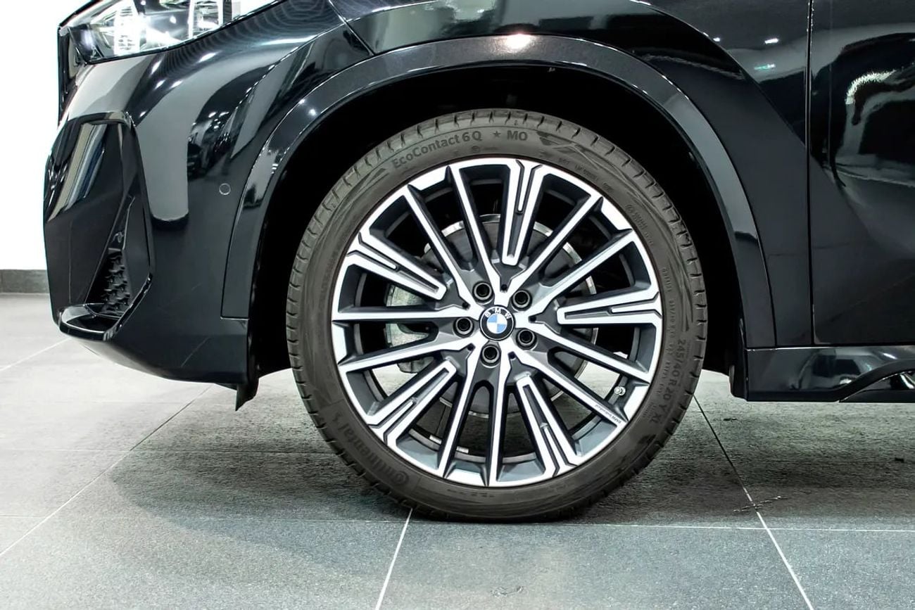 BMW iX1 XDRIVE30 LUXURY M SPORT PACKAGE xDrive 30i Luxury M Sport Package