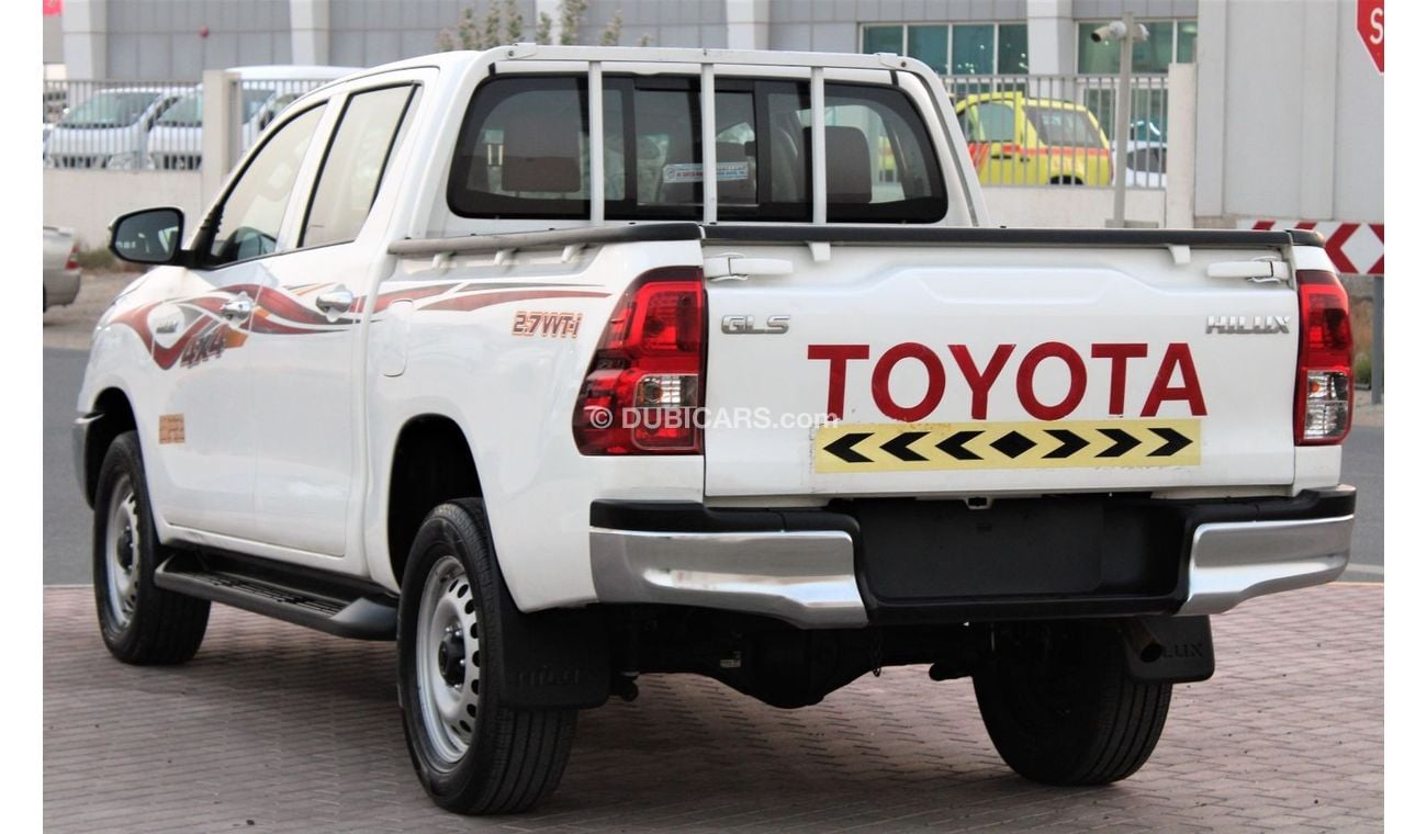 تويوتا هيلوكس تويوتا هايلكس 2017 خليجي فورويل  فل اوتومتيك بحالة ممتازة بدون حوادث نظيفه جدا من الداخل والخارج