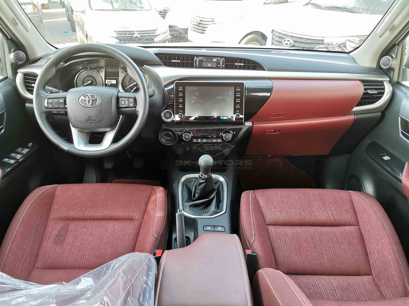 Toyota Hilux 2.7L, Manual, DRL LED Headlights, Rear Bedliner, Bluetooth, DVD, 4WD, Rear Camera (CODE # THFO03)