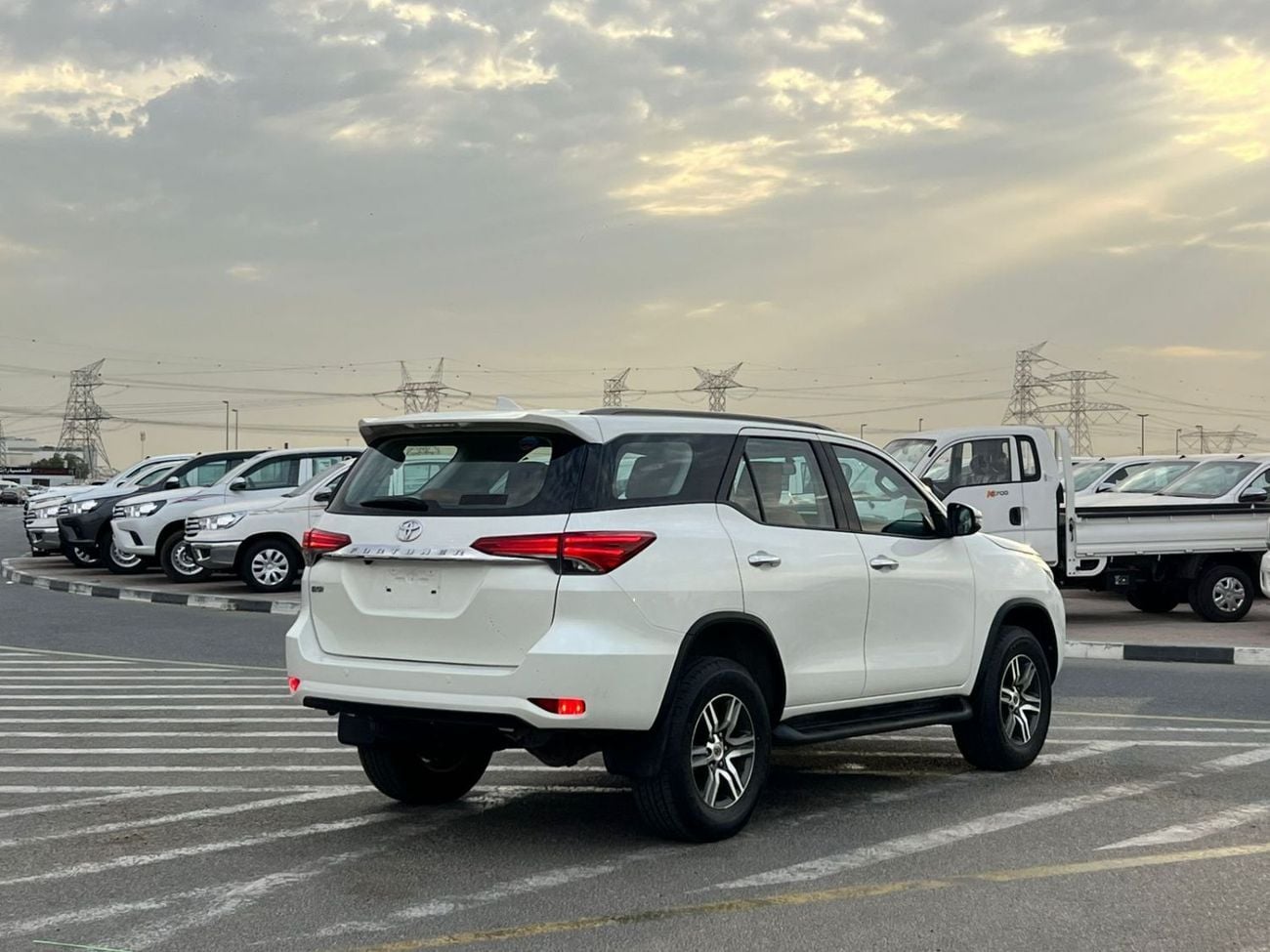 تويوتا فورتونر EXR 2019 Toyota Fortuner 2.7L V4 -AWD 4x4 GCC - Rear CAM & Sensor - Cruise Control