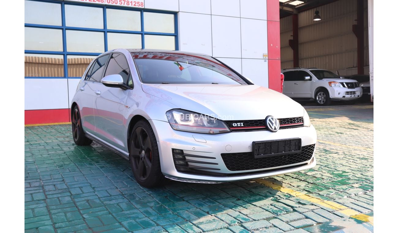 فولكس واجن جولف Volkswagen Golf GTI GCC V4 - Fully Loaded - Perfect Condition