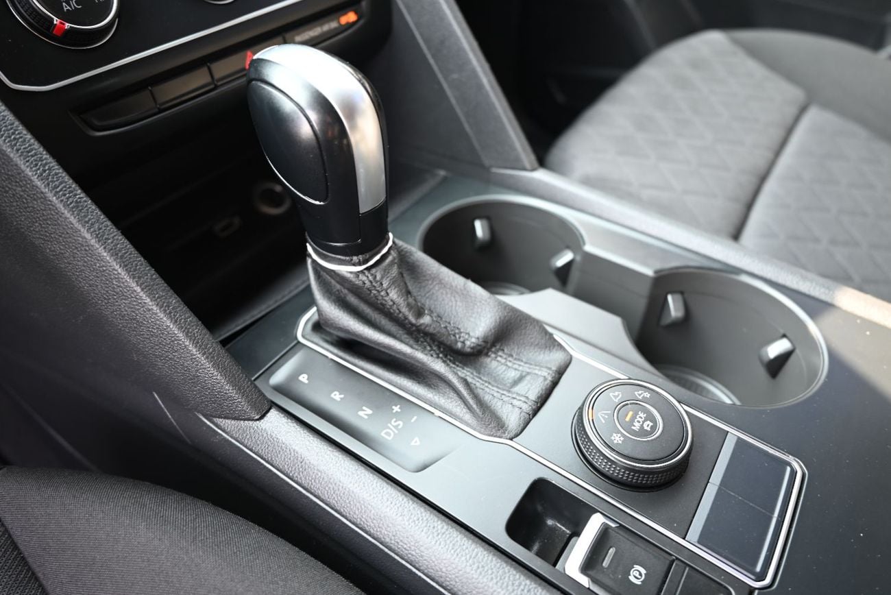 Volkswagen Teramont Trendline 3.6L - 0% DP - GCC SPECS - VOLKSWAGEN TERAMONT 4WD - FIRST OWNER