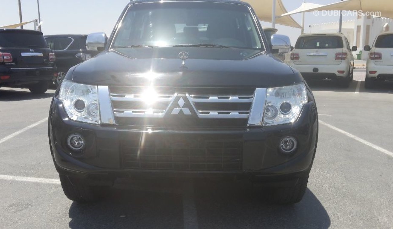 Mitsubishi Pajero 3.8