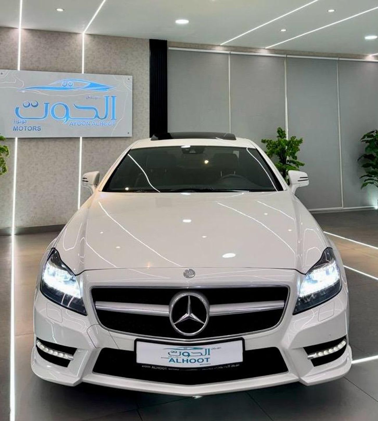 مرسيدس بنز CLS 350 AMG 3.5L AMG MERCEDES *CLS500 KIT* V6 || GCC I| PERFECT CONDITION II TOP OPTIONS