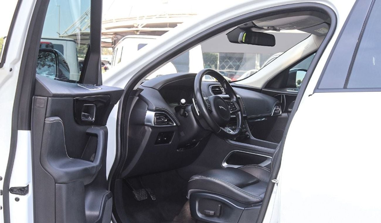 Jaguar F Pace Jaguar F-PACE R-Sport 2.0L Petrol A/T, Model 2018