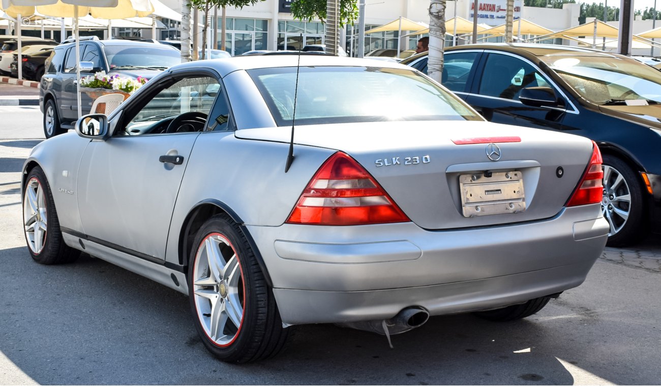 Mercedes-Benz SLK 230