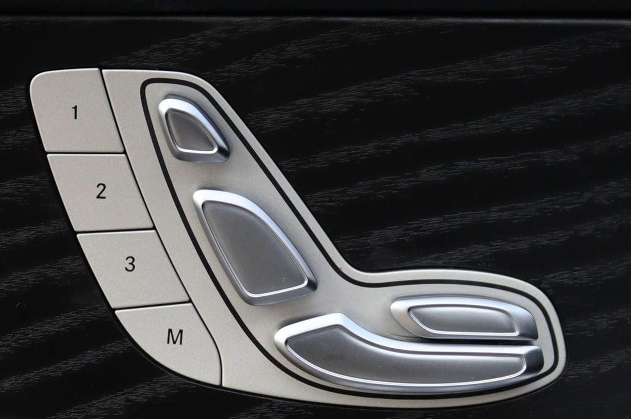 Mercedes-Benz GLC 250 4MATIC 2.0L Mercedes GLC 250, 2018, 4MATIC, GCC, original paint accident-free in excellent condition