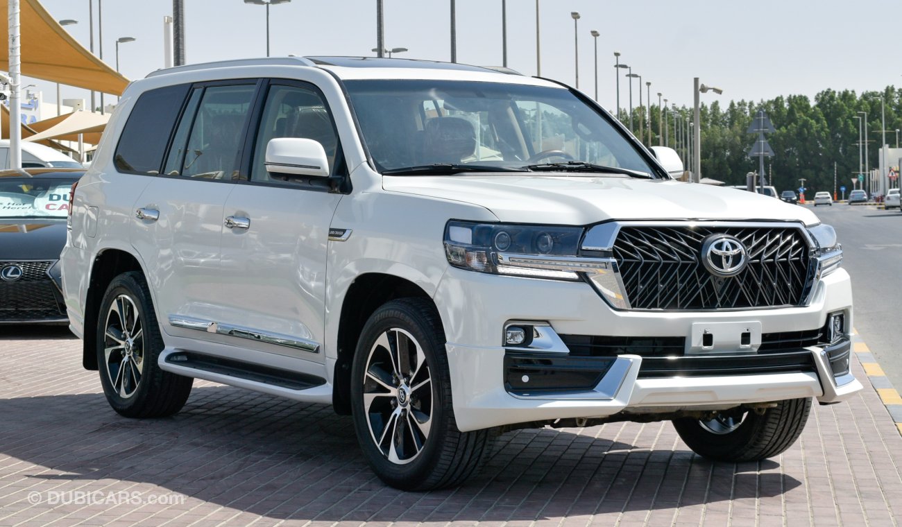 Toyota Land Cruiser VXR V8 Face lift 2020