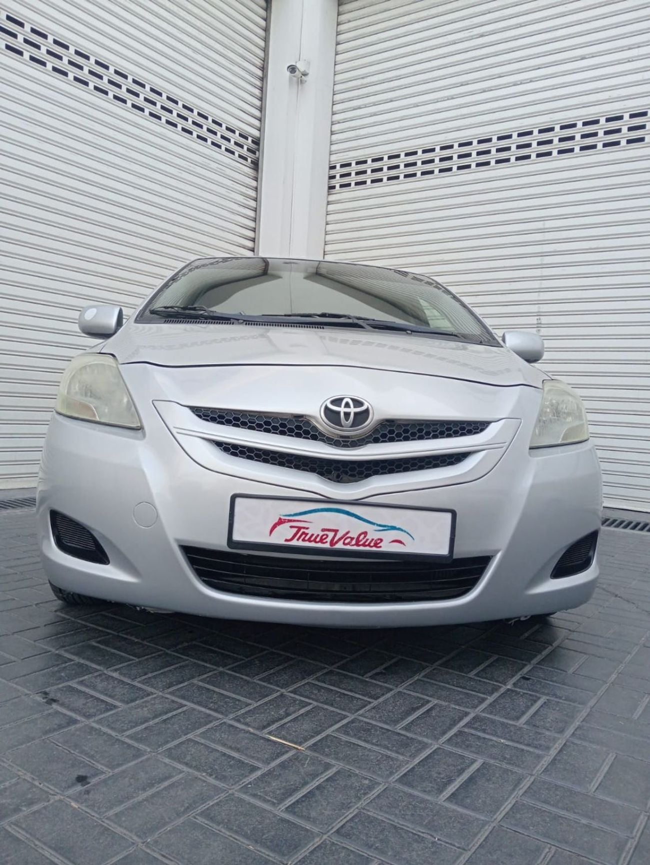 Toyota Yaris BASE