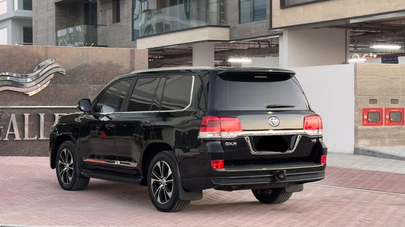 Toyota Land Cruiser GXR 4.5 7 seats 5 doors