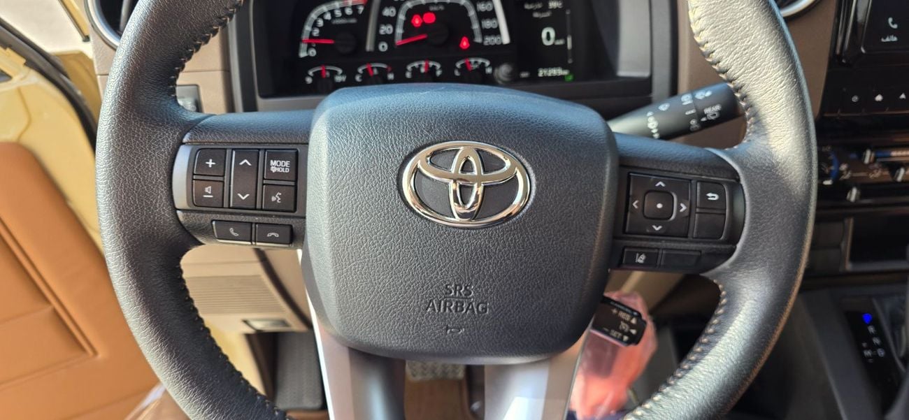 Toyota Land Cruiser 70 PETROL FULL OPTION