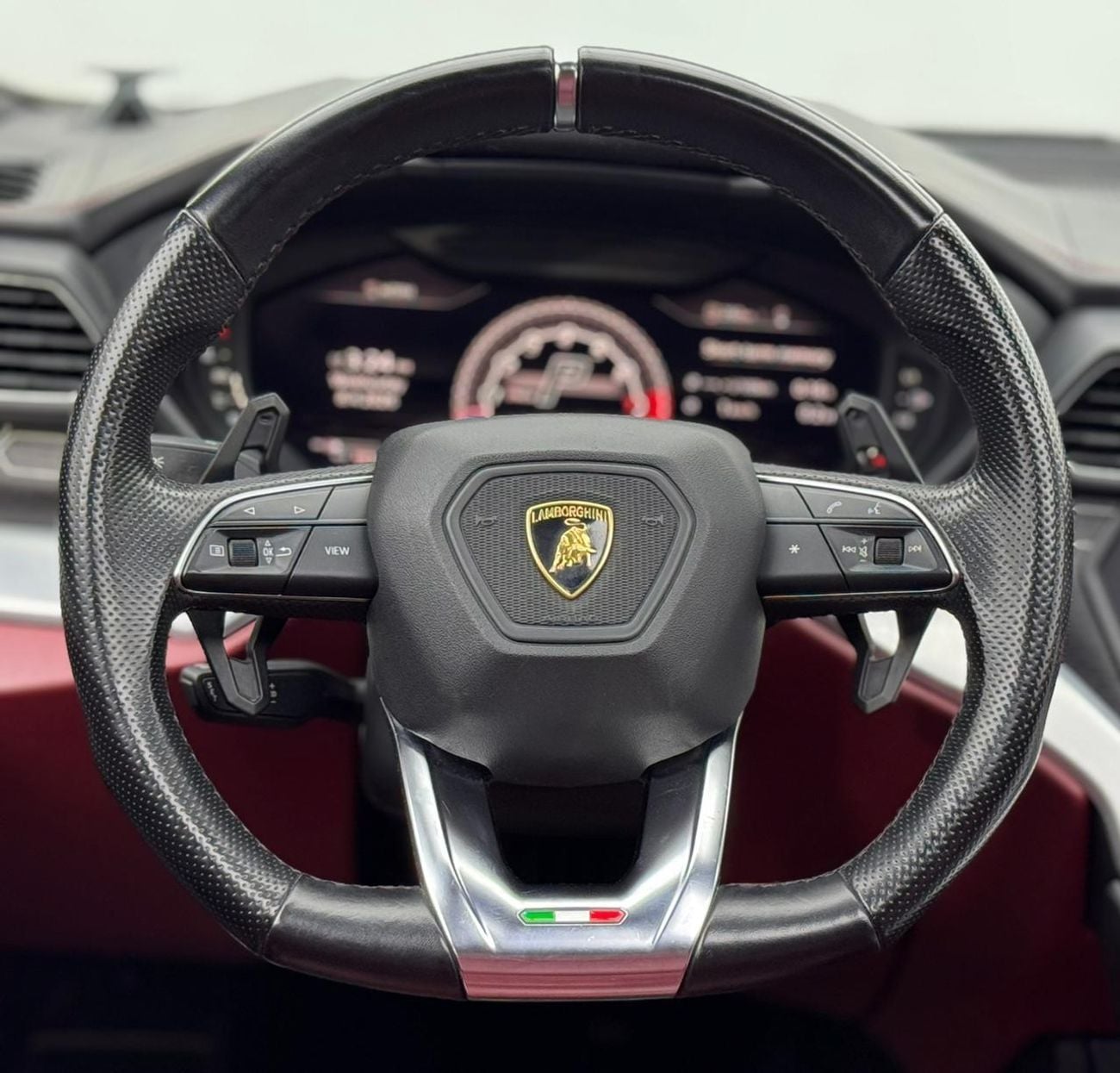 Lamborghini Urus STD 2019 Lamborghini Urus, Warranty, Full Service History, Fully Loaded, Excellent Condition, GCC