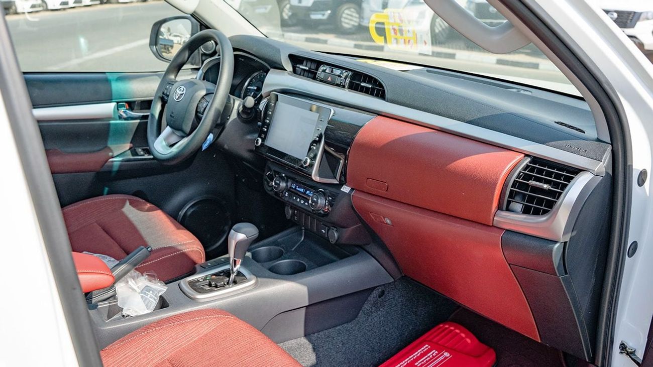 Toyota Hilux 2025 Toyota Hilux TRD SR5 4.0L petrol AT - GCC (Export price)