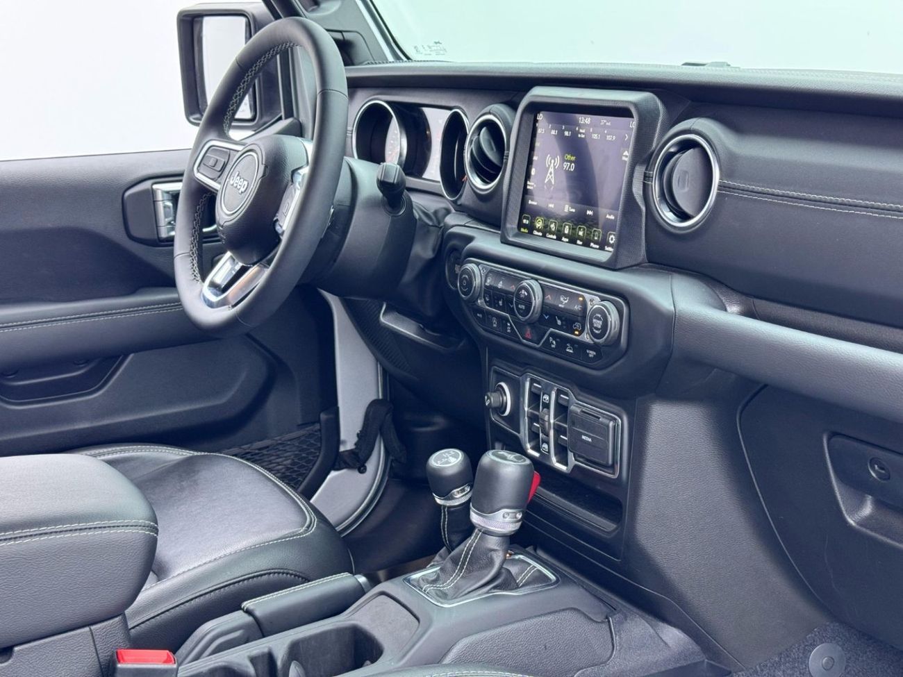 Jeep Wrangler Unlimited Sahara 3.6L 2023 Jeep Wrangler Sahara Unlimited, 1 Year Warranty, Full Service Hist