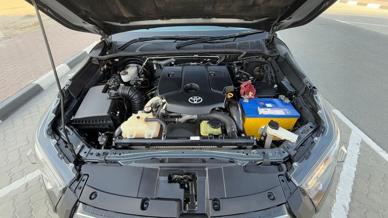 تويوتا هيلوكس Toyota hilux 2020 SR5 full option RHD diesel