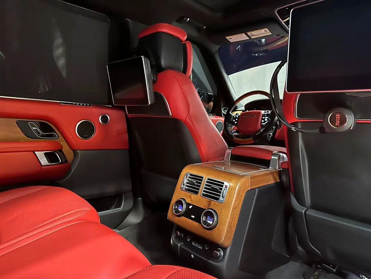 Land Rover Range Rover LWB Autobiography P400 3.0L Autobiography LWB American Specs
