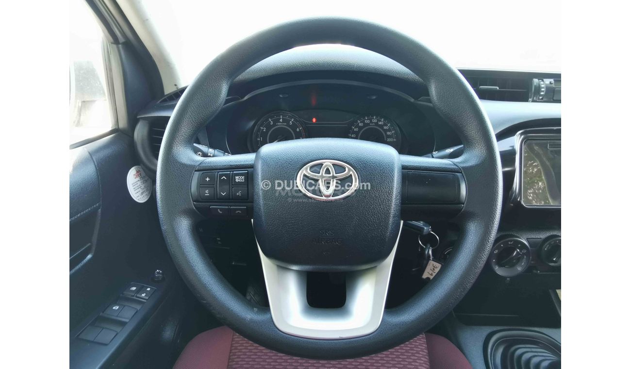 Toyota Hilux 2.7L Petrol, M/T, Manual Front A/C (LOT # 3019)