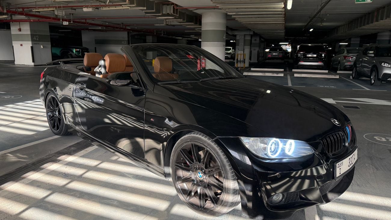 بي أم دبليو 330i GCC I Convertible