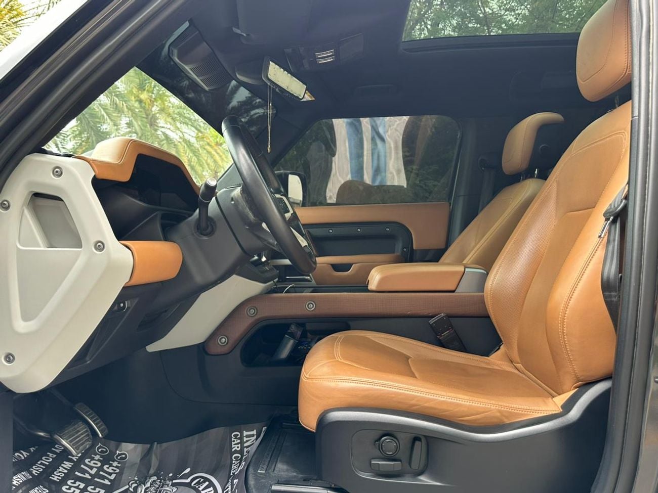 Land Rover Defender P300 90 SE 2.0L (5 Seater) DEFENDER 90 SE P300 GCC 2023 // AL TAYER WARRANTY // FSH // ORIGINAL PAIN