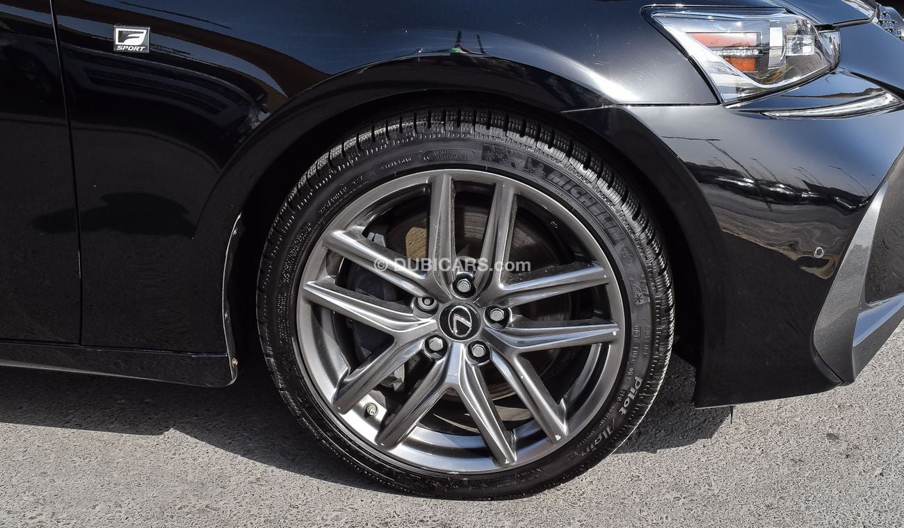 لكزس ISF السعر شامل الضريبه تسهيلات بنكيه الدفعه الاولى بعد ثلاث شهور ضمان مكينه ولكير من المعرض