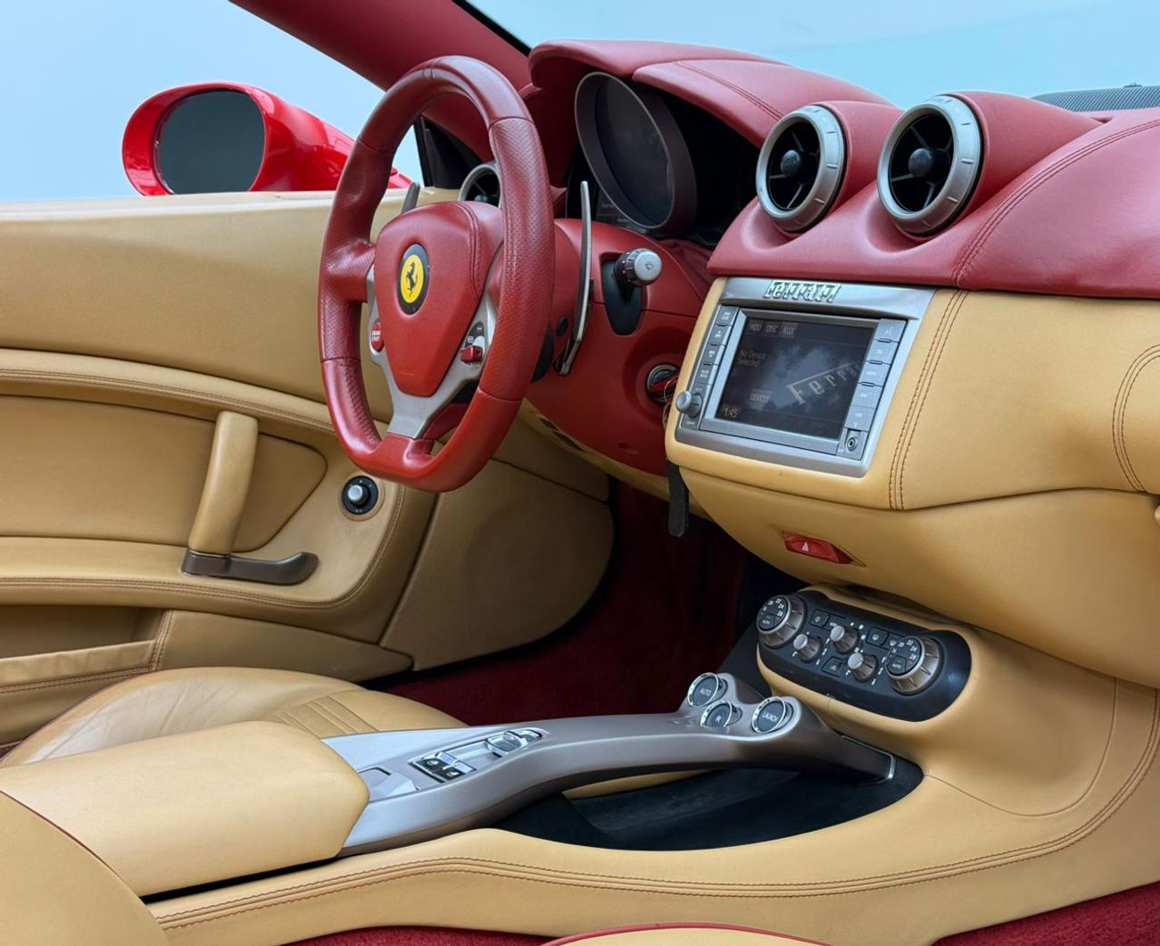 فيراري كاليفورنيا Std 4.3L (460 HP) 2013 Ferrari California ,Excellent Condition ,GCC Spec