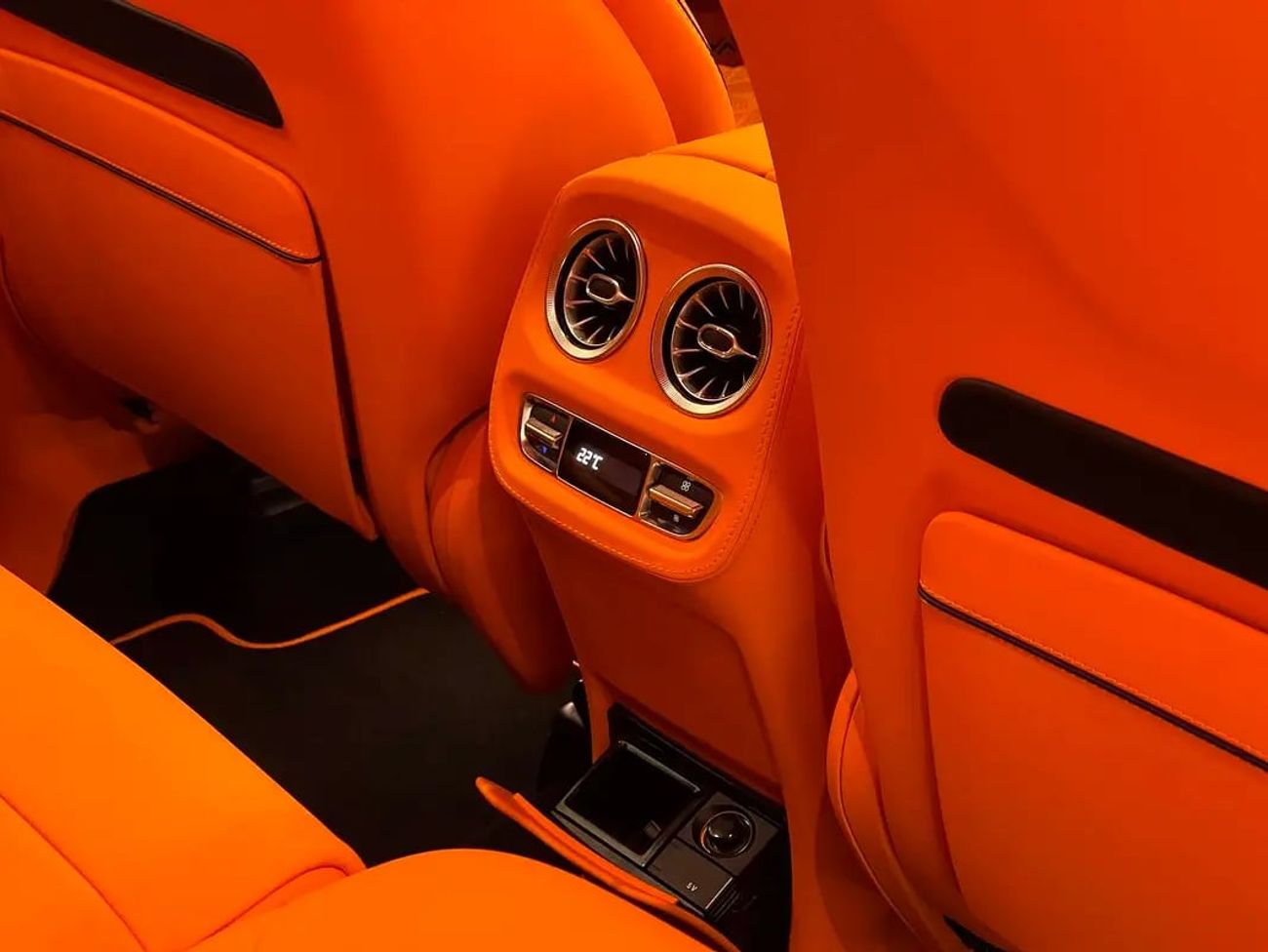 Mercedes Benz G63 AMG G63 / / BRABUS KIT G800 / SPECIAL COLOR / FULL CARBON FIBER
