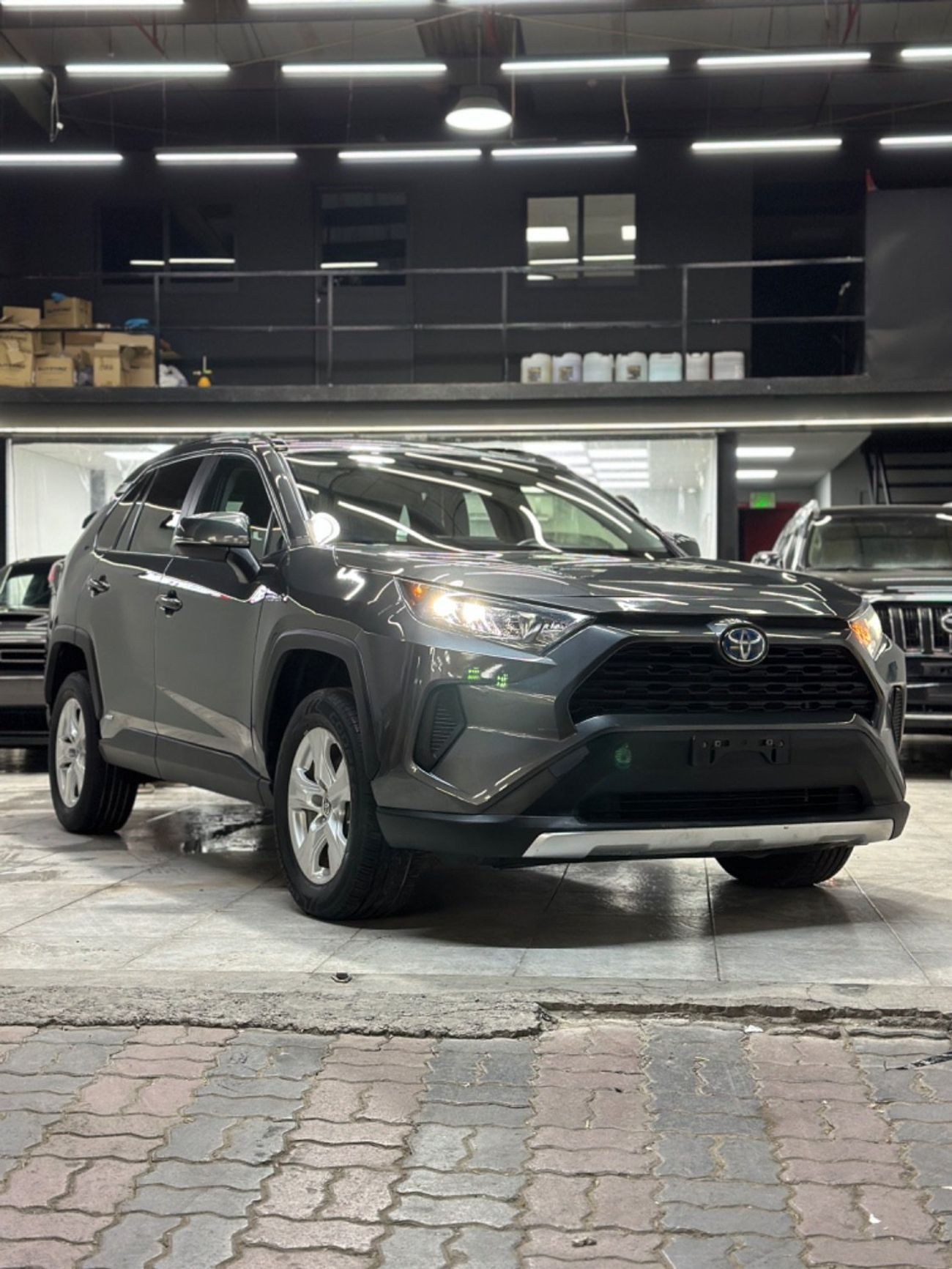 Toyota RAV4 LE 2.5L (219 HP)