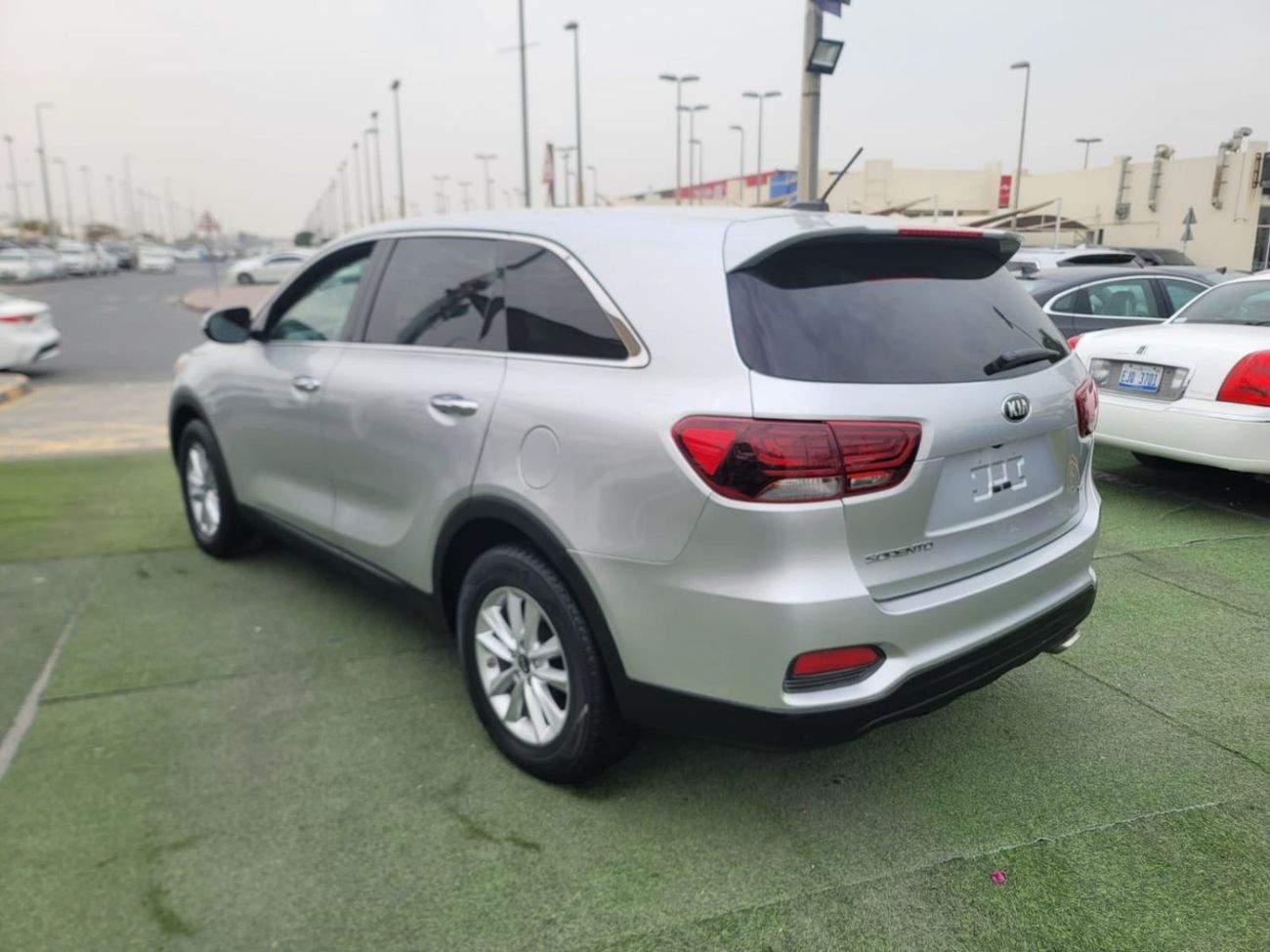 كيا سورينتو Mid Option 3.3L