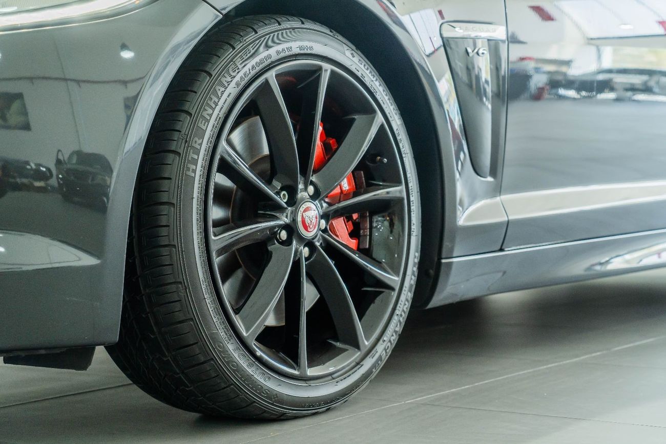 Jaguar XF 2015 Jaguar XF 3.0L V6 / Full Jaguar Service History