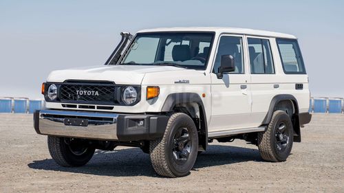 Toyota Land Cruiser 70 LC76 2.8L DIESEL 4X4: DIFF LOCK, SNORKEL, CHROME BUMPERS, DOWNHILL ASSIST
