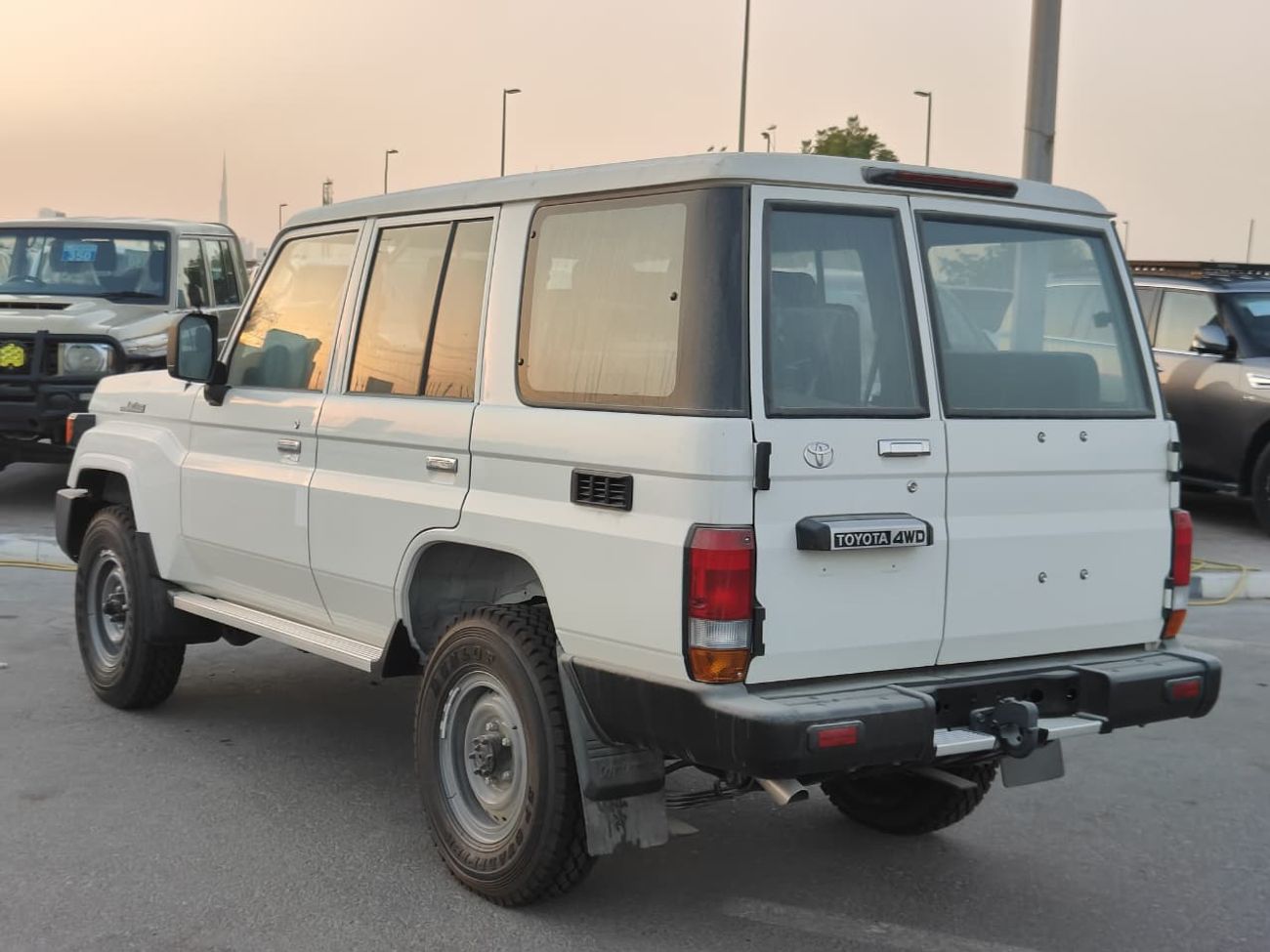 Toyota Land Cruiser 70 2025 Toyota Land Cruiser LC76 5-Door Hardtop without Diff-Lock 4.2L 6-Cyl Diesel M/T Export Only