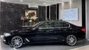 بي أم دبليو 520i EXCLUSIVE LUXURY ELITE BLACK 520i || TOP RANGE || GCC || SCREENS || LIKE