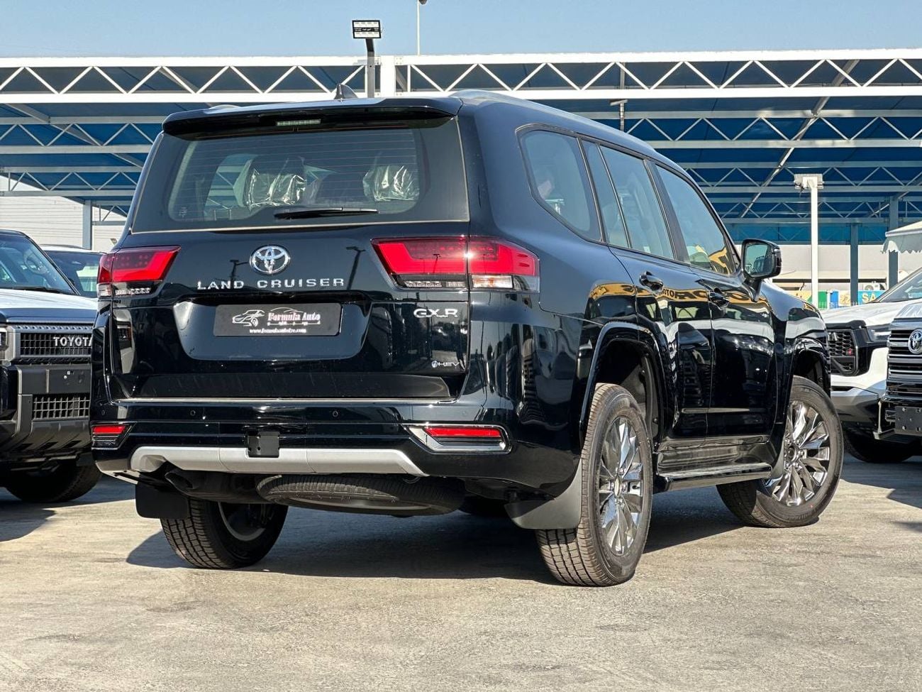 Toyota Land Cruiser GXR 3.5L HEV A/T // 2026 // High Option with Power & Cooling & Leather Seats , Wireless Charge // Sp