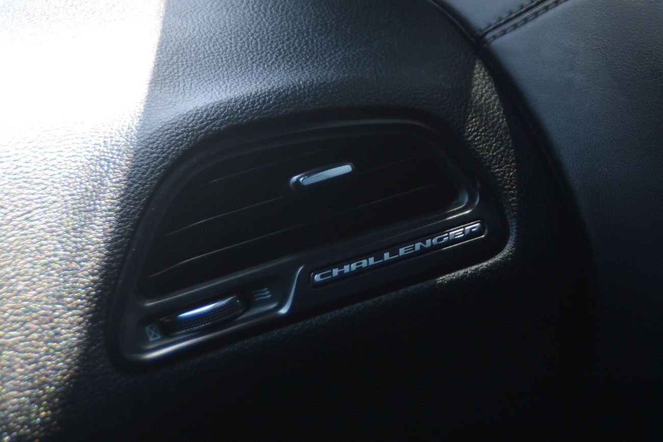 Dodge Challenger R/T Scat Pack 6.4L PURPLE BLACK MONSTER