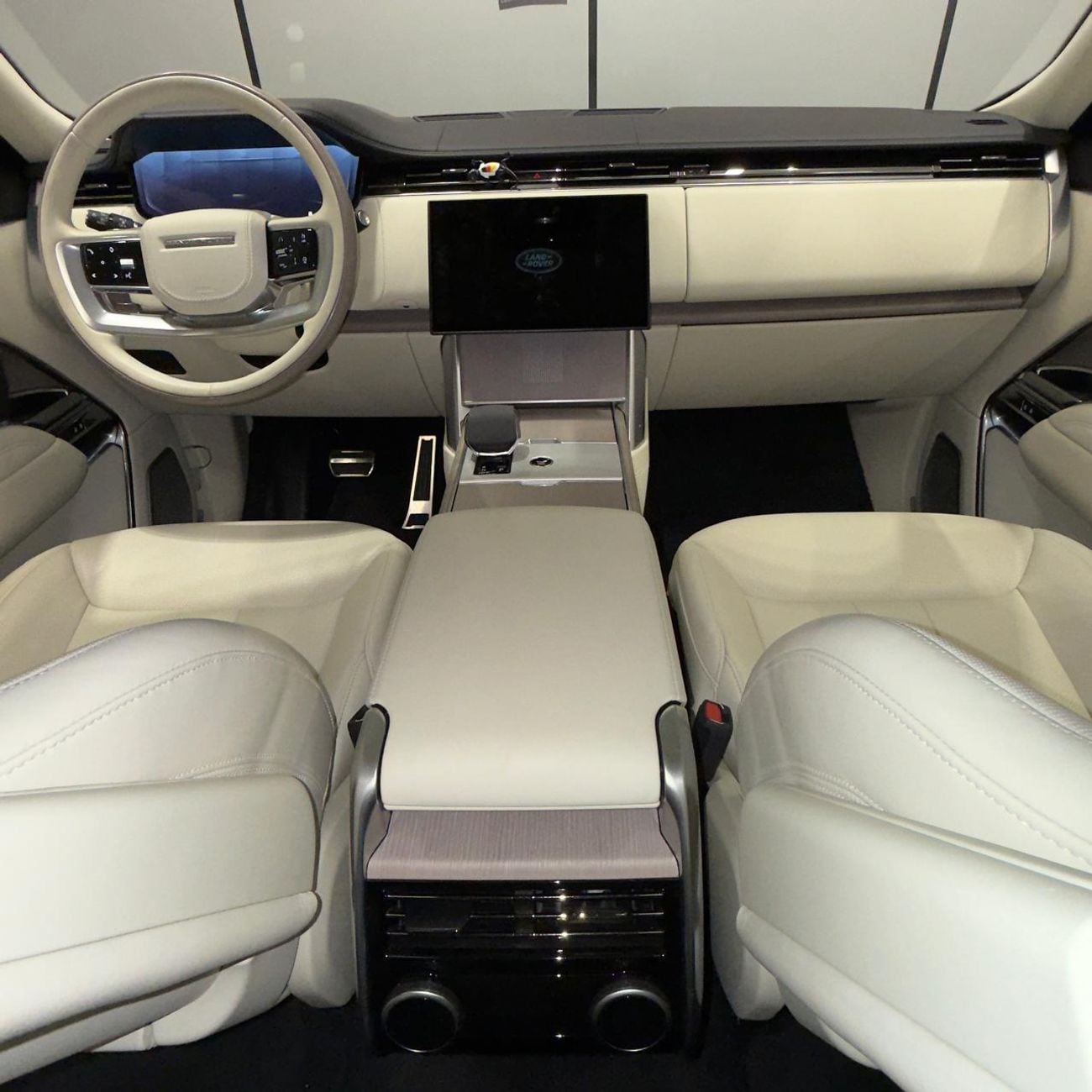 Land Rover Range Rover AUTOBIOGRAPHY LWB P530 | GCC | Under warranty and service contract