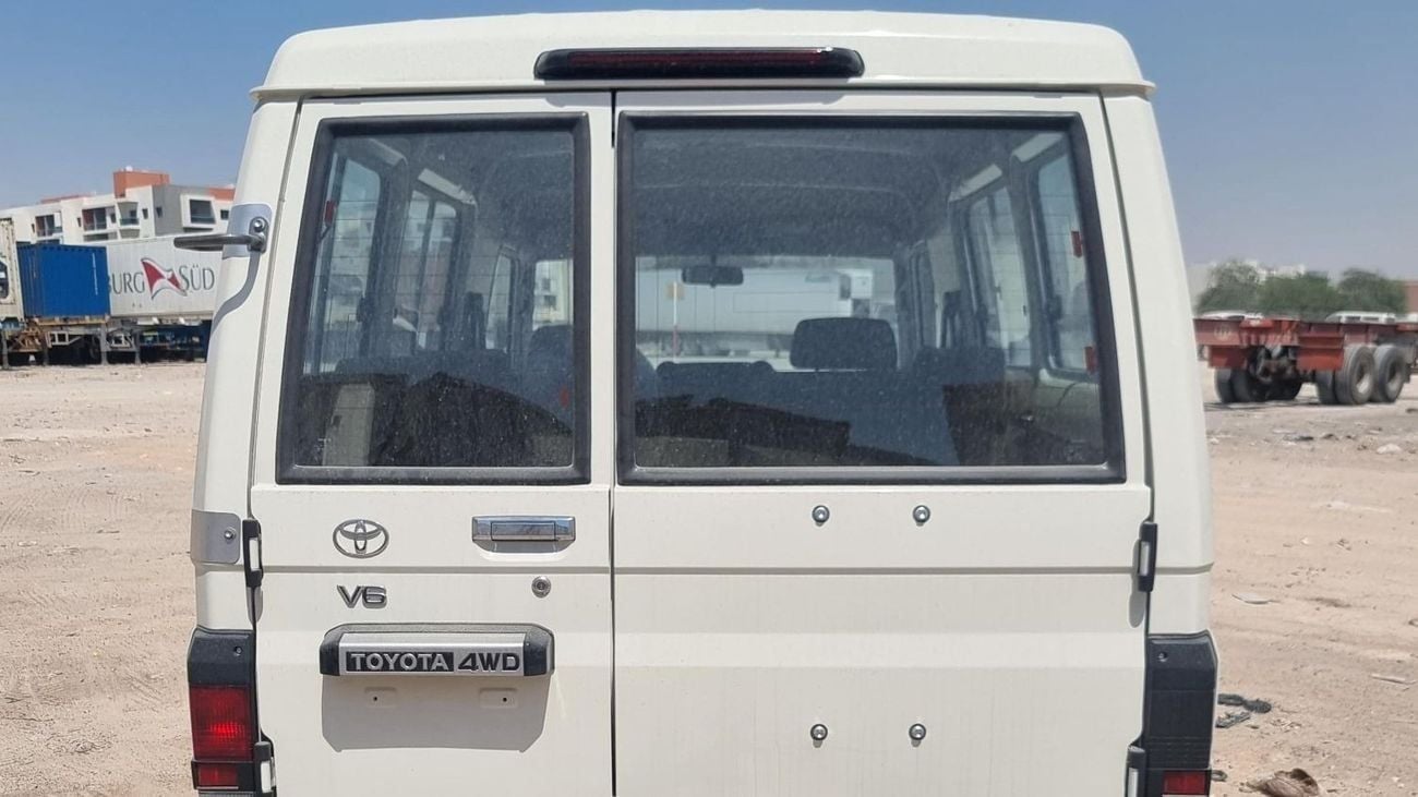 Toyota Land Cruiser 70 LC 78 HARDTOP 4.0L MT 78 V6 4.0L Petrol AT 2025YM