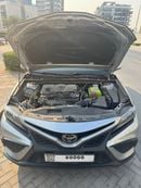 Toyota Camry SE 2.5L (204 HP)