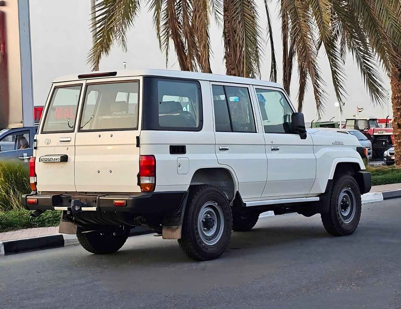 Toyota Land Cruiser 70 TOYOTA LAND CRUISER HARDTOP 76 / DIESEL 4.2L / 5 PORTAS Preço especial para Angola com Portes Incluí