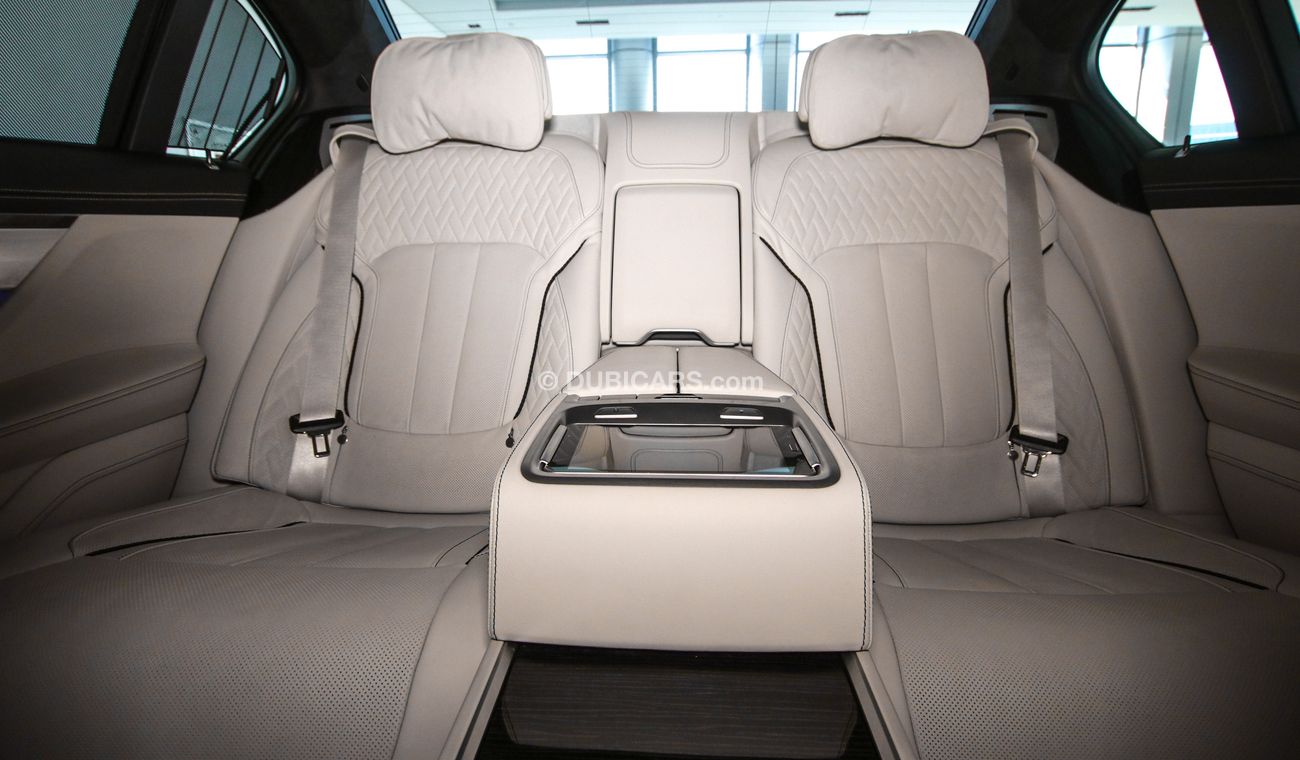 بي أم دبليو 760Li Li XDrive