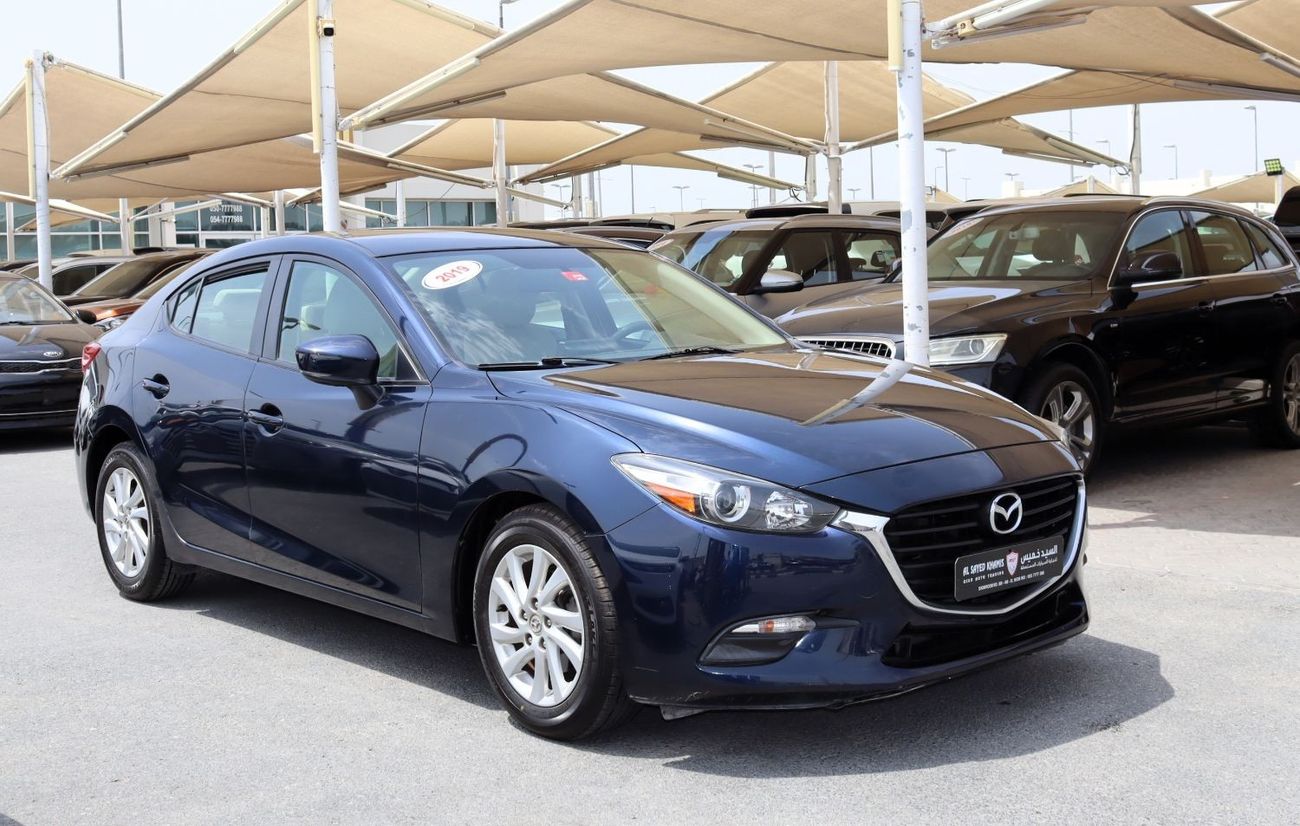 Mazda 3 Comfort Plus ACCIDENTS FREE - GCC - MID OPTION - PERFECT CONDITION INSIDE OUT