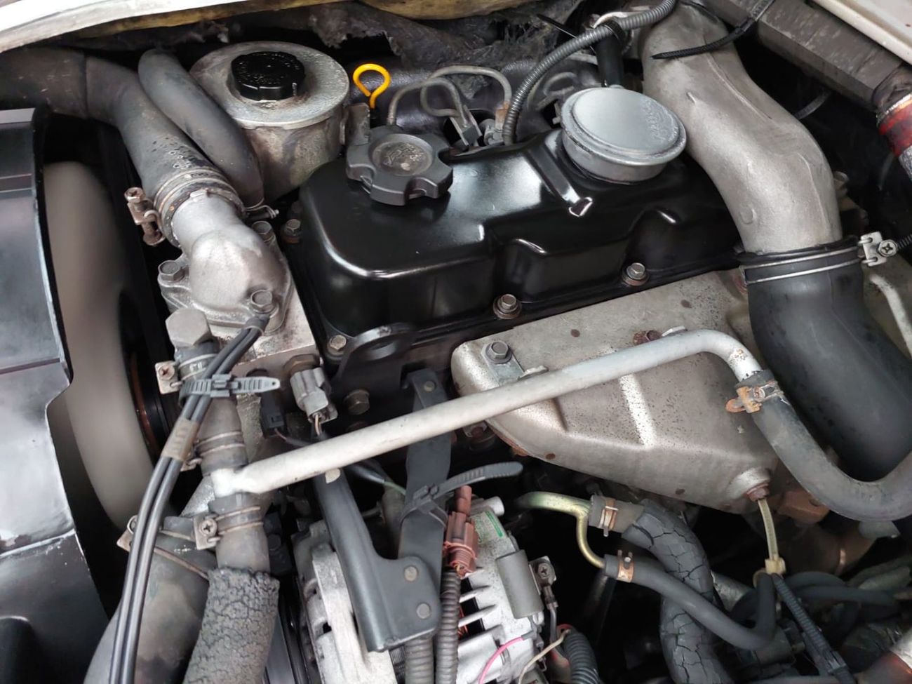 Nissan Caravan NISSAN CARAVAN VAN RHD 2000 MODEL 3.1 L DIESEL AUTOMATIC(PM010502)