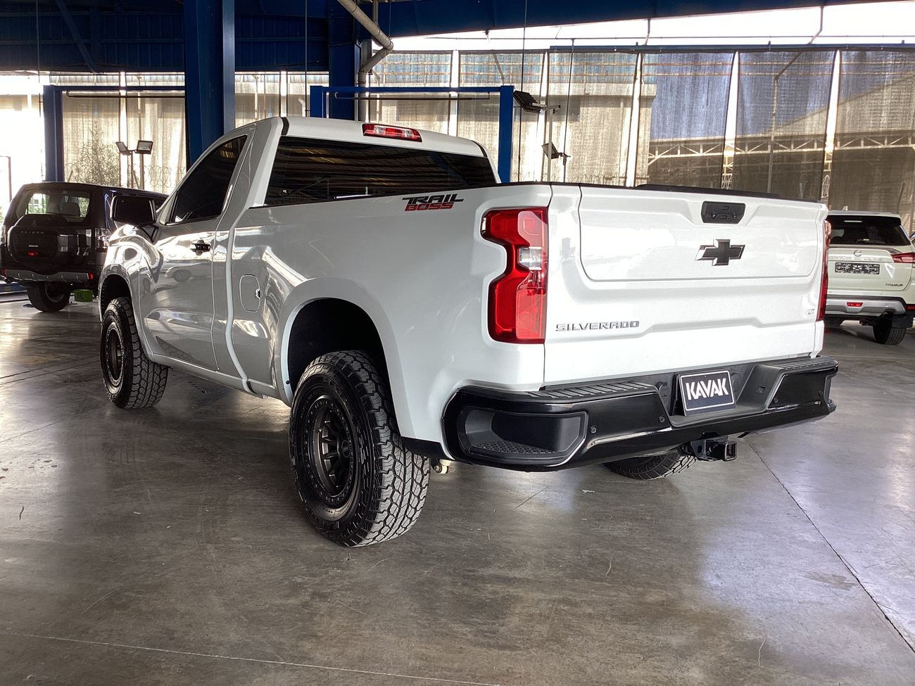 شيفروليه سيلفارادو 5.3 1LT 4WD R\C | شامل الضمان | 0 ﺪﻔﻋﺓ ﺃﻮﻟﻯ