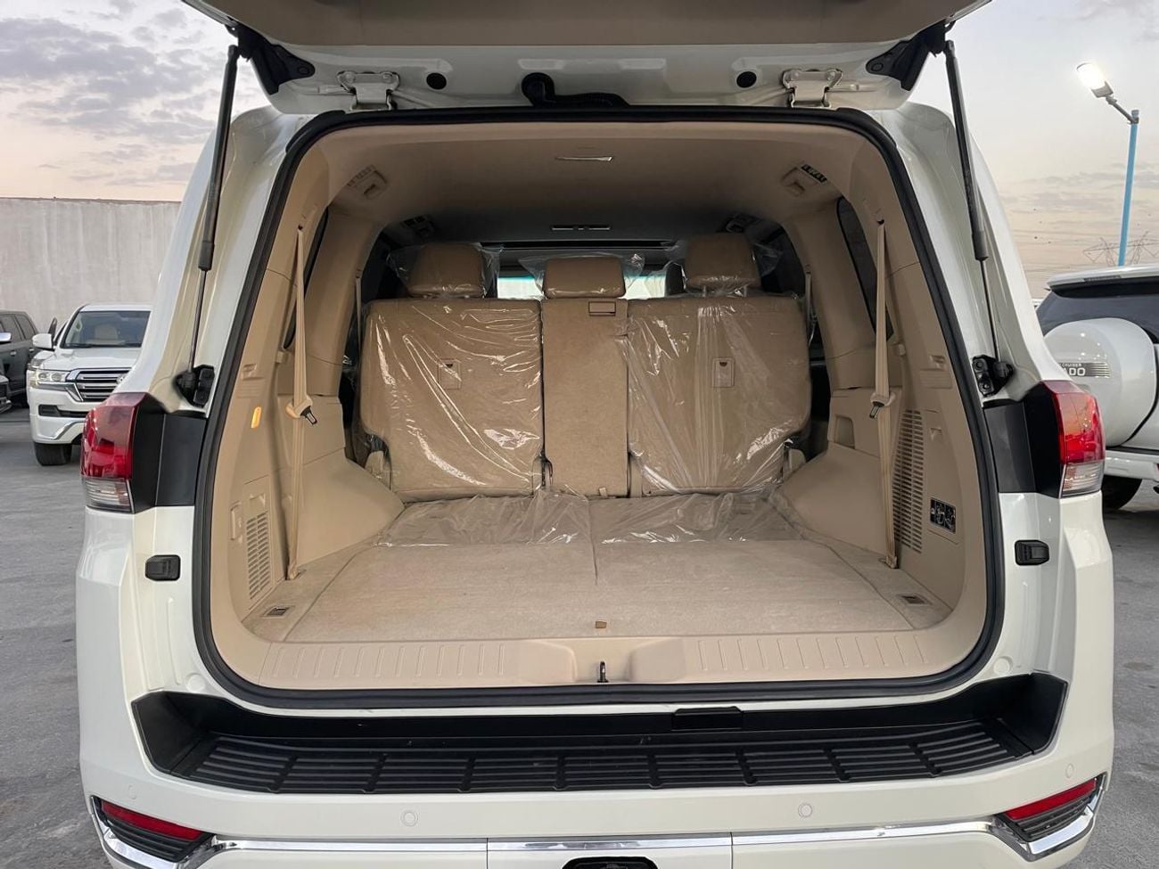 Toyota Land Cruiser Toyota landcruise 2022MODEL GXR 4.0L Engine Colour white Transmission Automatic Interior.Begie Fuel.