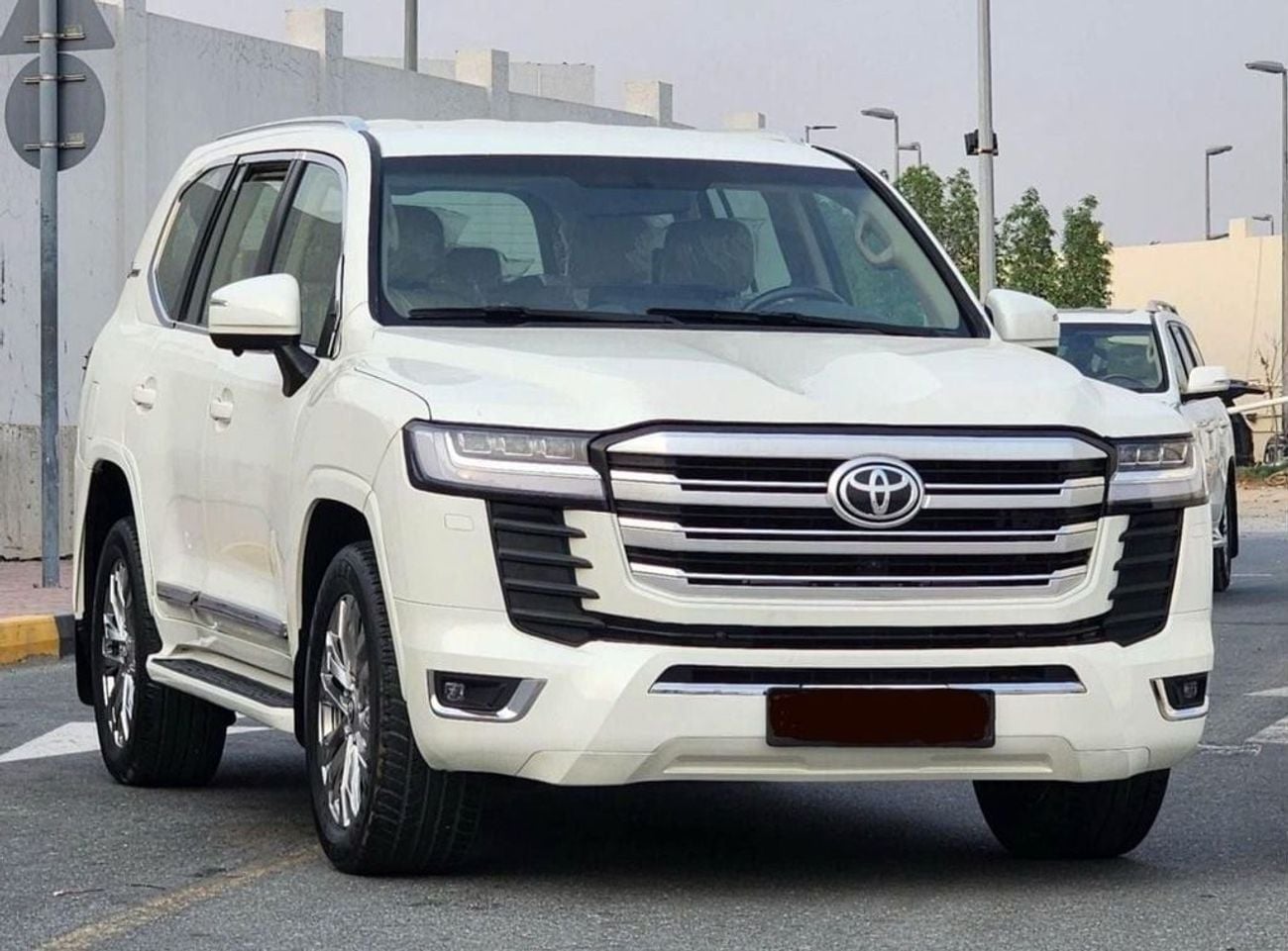 تويوتا لاند كروزر 2015 GXR Upgrade to 2024 Full Option Very Clean and Perfect condition