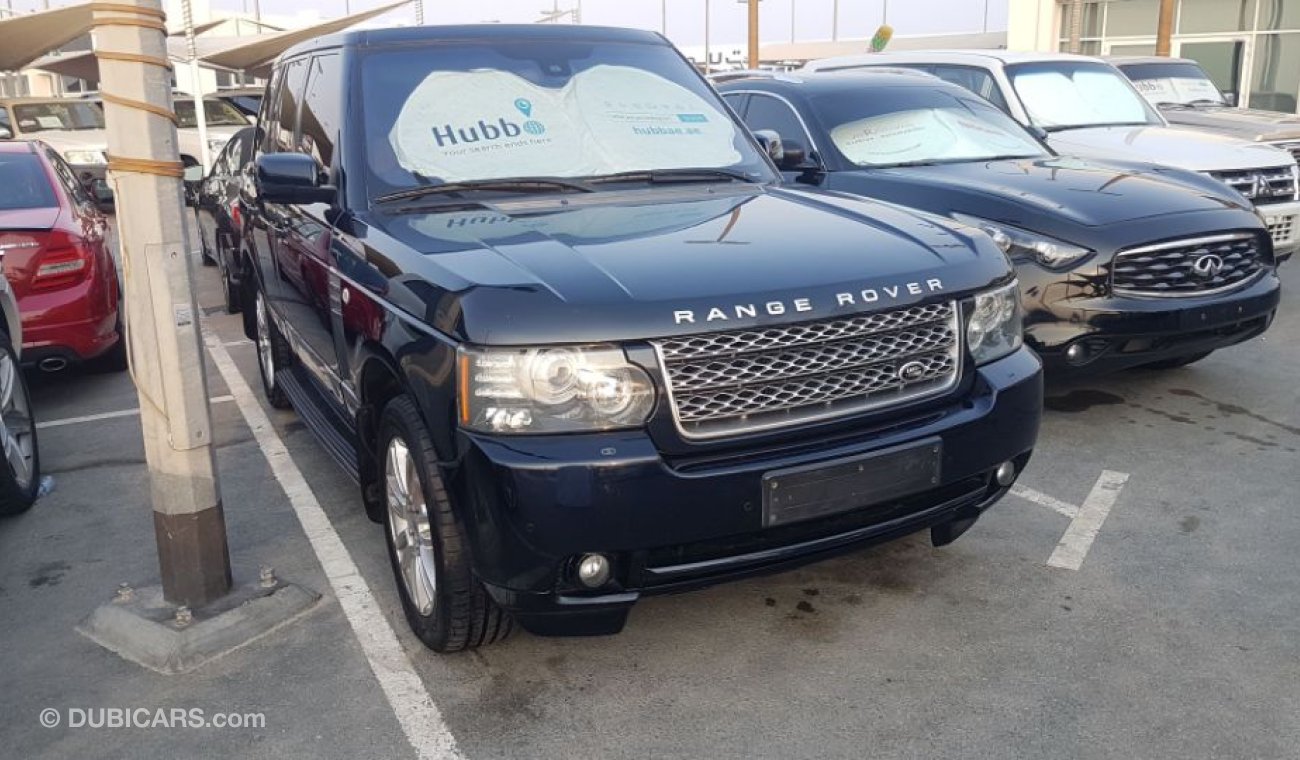 Land Rover Range Rover Vogue HSE Range Rover Vogue HSE 2010 GCC in excellent condition full service