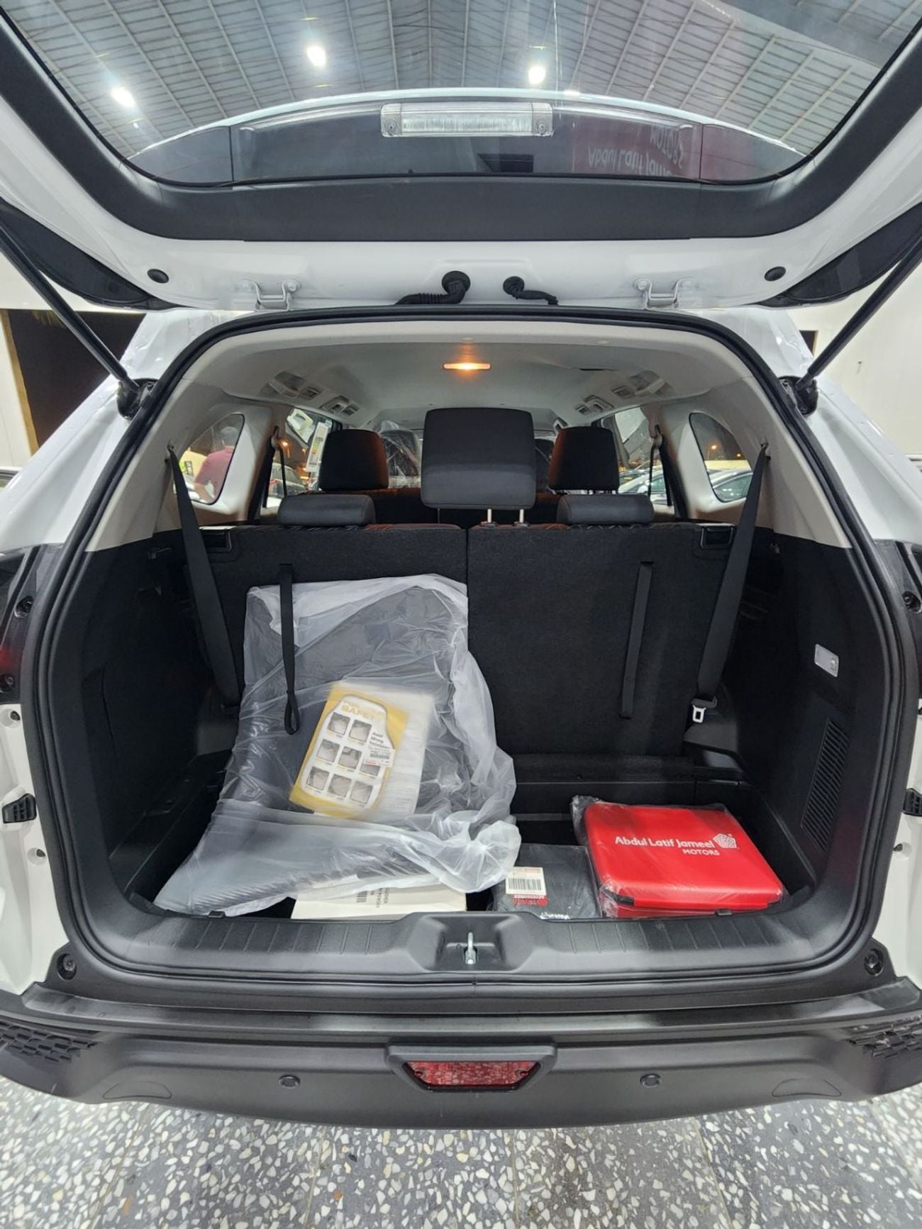 تويوتا إينوفا TOYOTA INNOVA 2.0L PETROL FWD 2026