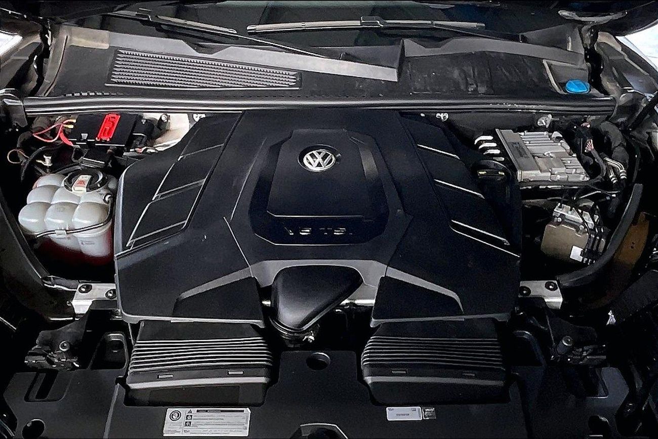 Volkswagen Touareg Highline | Guaranteed Warranty | 0 Down Payment