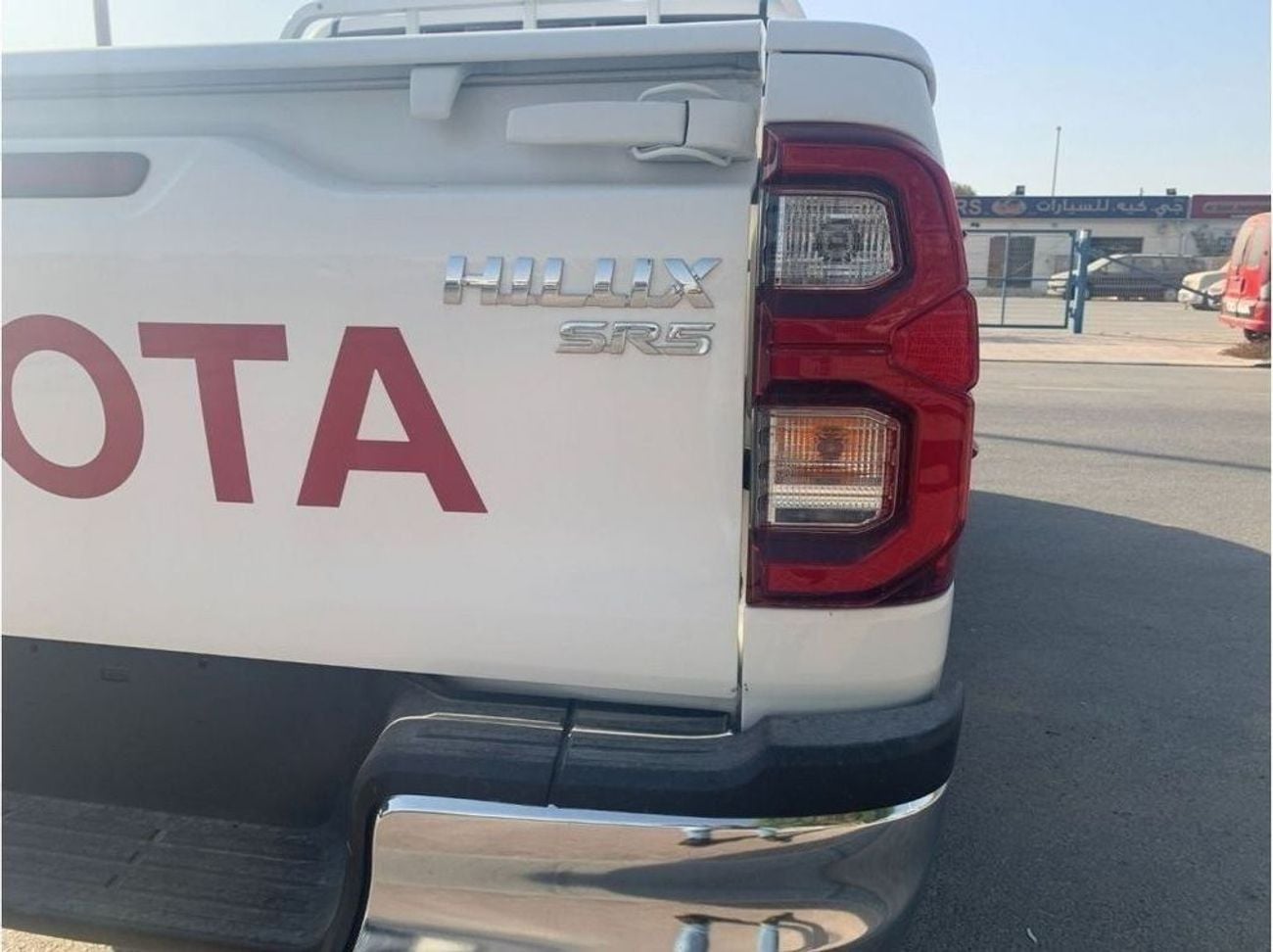 تويوتا هيلوكس HI-LUX DC - SR5 -4WD M/T V4 2.4L DSL - POWER OPTION - DOUBLE AC - 23MY