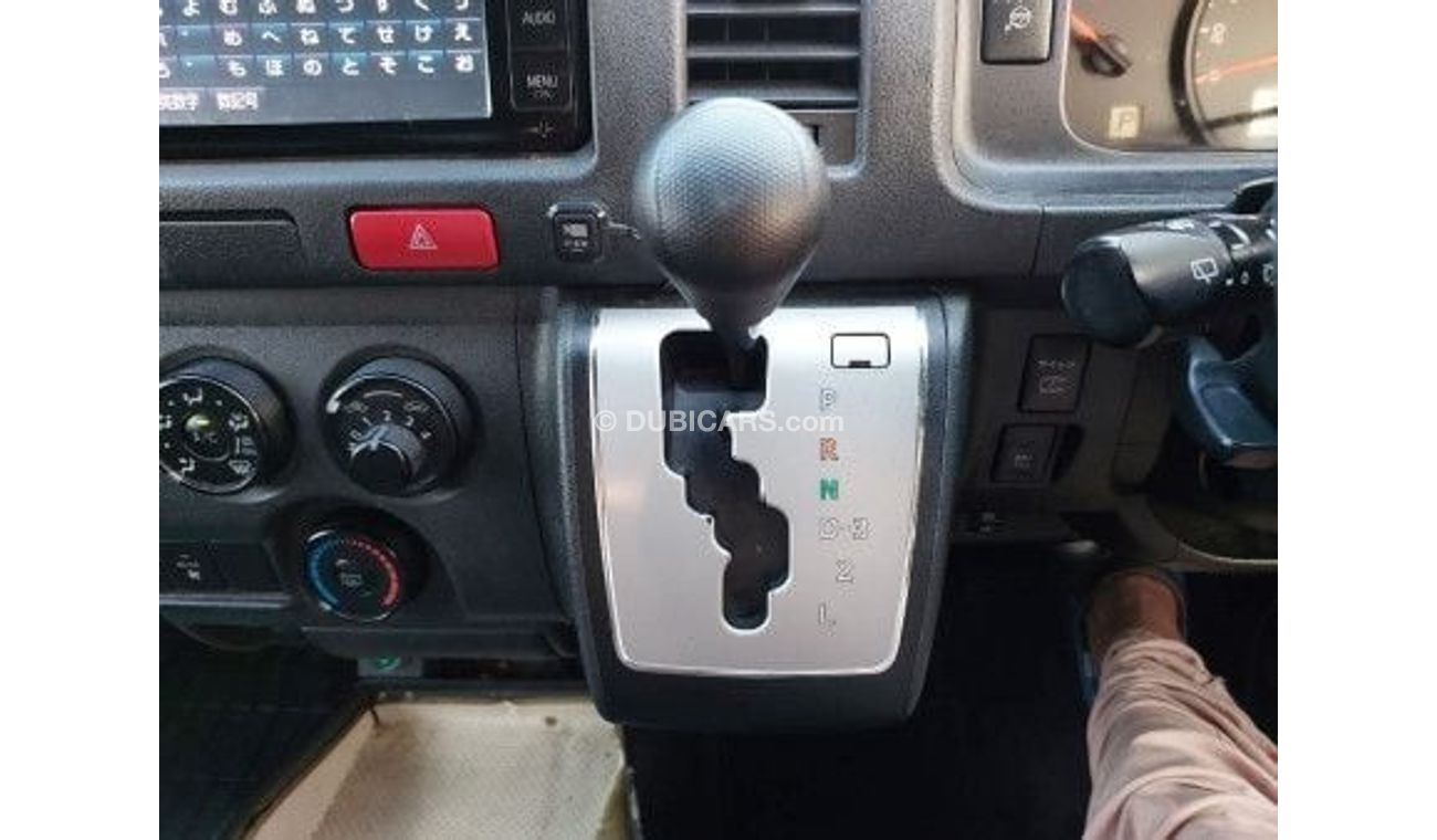 تويوتا هاياس TOYOTA HIACE VAN RIGHT HAND DRIVE(PM16273)